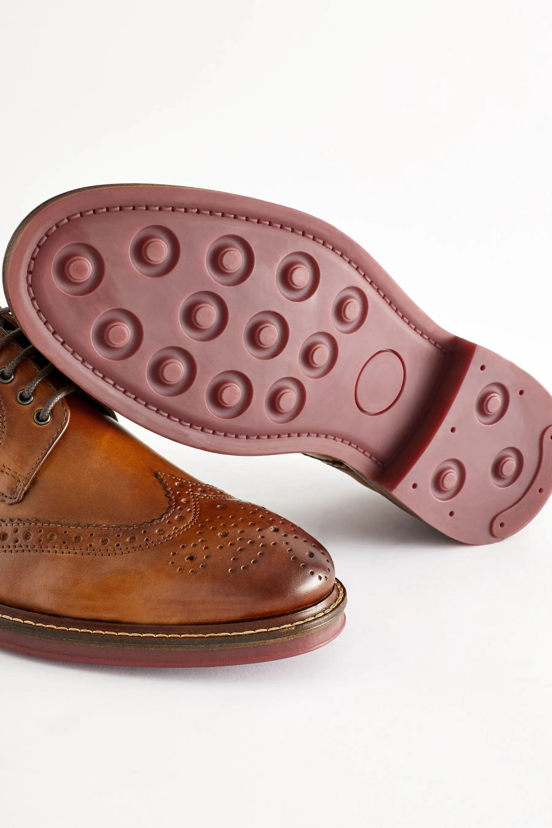 Marrone chiaro   - Scarpe brogue in pelle con suola a contrasto Scarpe